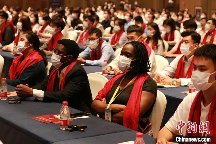 第十六屆“聯(lián)合國教科文組織孔子教育獎(jiǎng)”9月27日晚在山東曲阜揭曉。梁犇 攝