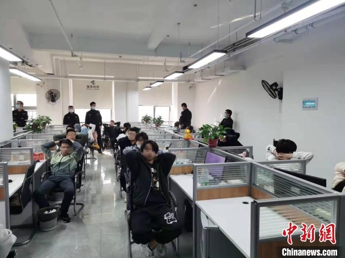 抓捕現(xiàn)場?！￠L沙市公安局供圖