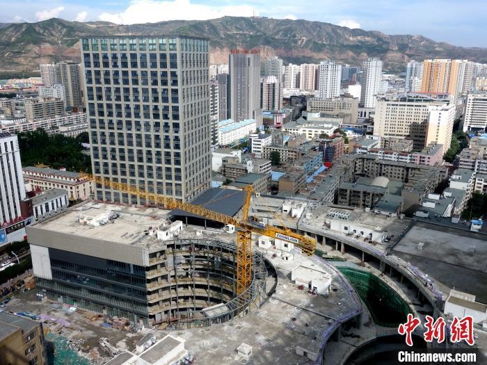 資料圖：城中區(qū)某商品住宅樓。 孫睿 攝