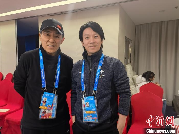 張文海與張藝謀的合影。　張文海 供圖