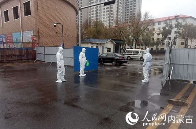 東瓦窯市場有序恢復(fù)開放。賽罕區(qū)融媒體中心供圖