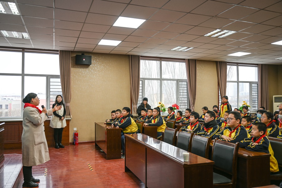 團結(jié)小學6年級同學提問.jpg