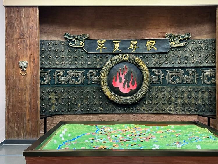 鑒往知來，跟著總書記學(xué)歷史丨走進(jìn)一座博物館，尋根五千年中華文明
