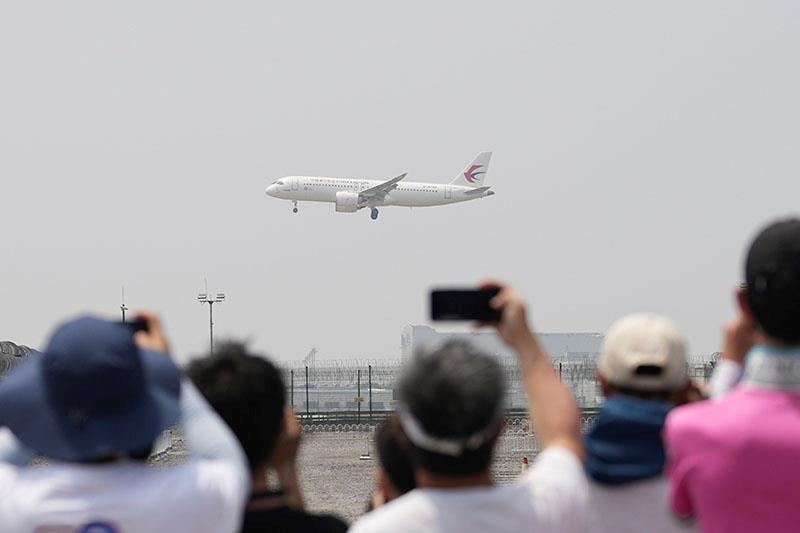 △2023年5月28日，C919首個商業(yè)航班東航MU9191飛抵北京首都國際機場。