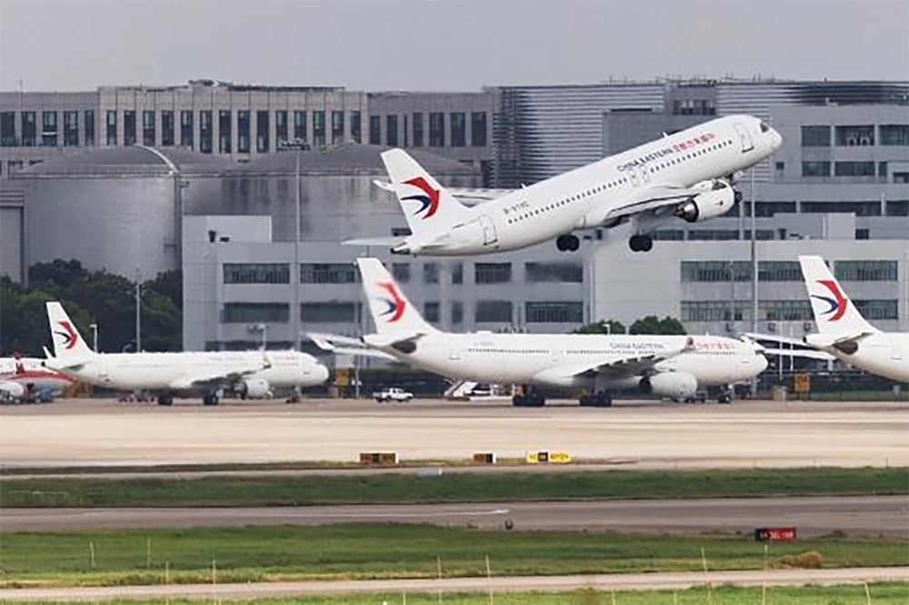 2023年8月2日，東航第二架國(guó)產(chǎn)C919大型客機(jī)執(zhí)飛滬蓉空中快線。