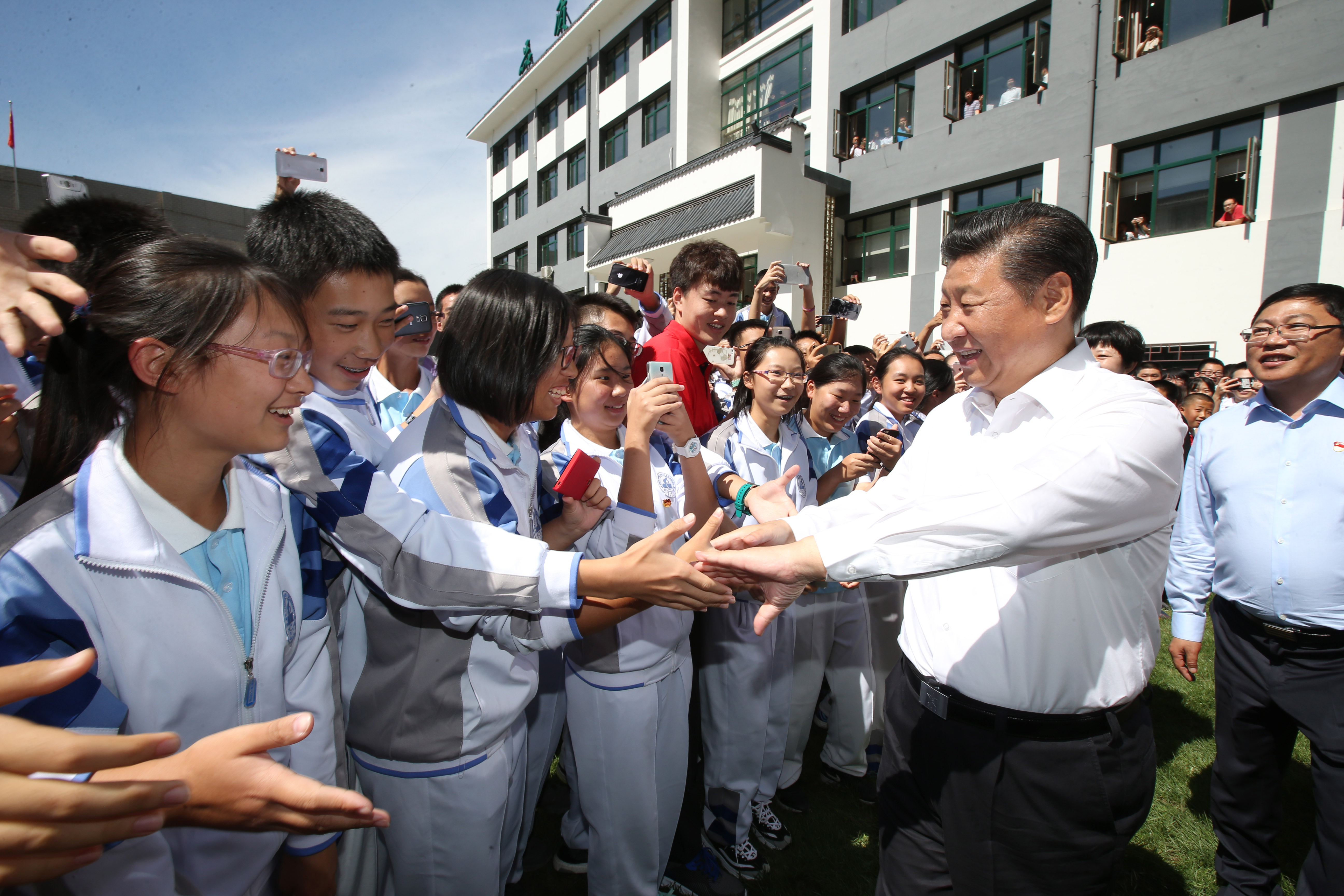 2016年9月9日，習(xí)近平總書記來到位于北京市海淀區(qū)的八一學(xué)?？赐麕熒? width=