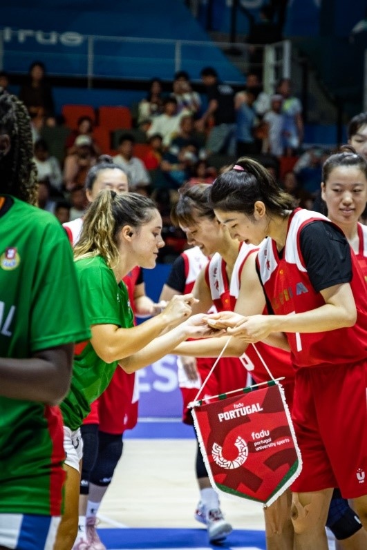 28日，成都大運會女籃項目葡萄牙隊對戰(zhàn)中國隊。 受訪者供圖