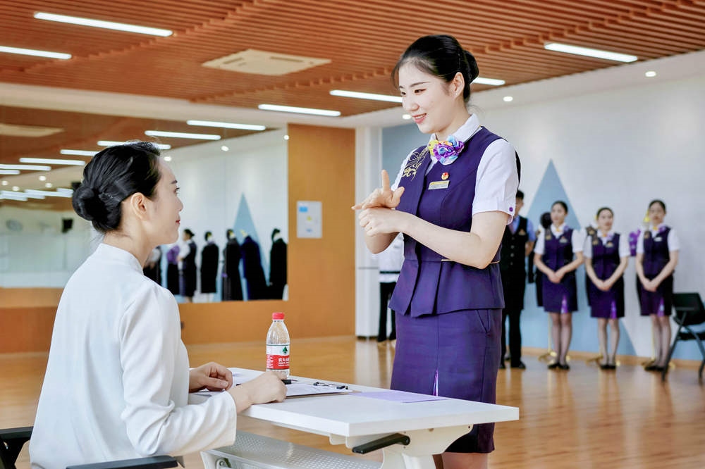 手語培訓(xùn)與考核。