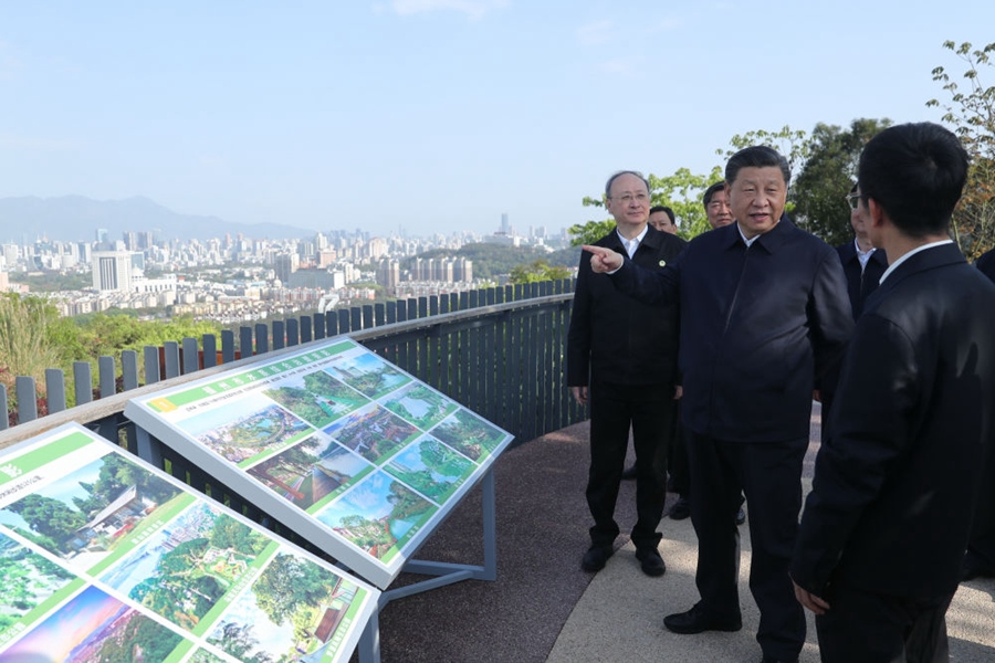 2021年3月24日，習(xí)近平在福建福州福山郊野公園觀景平臺，聽取城市生態(tài)公園規(guī)劃建設(shè)、城市水系綜合治理情況匯報。