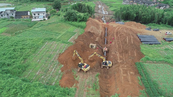 潛江—韶關(guān)輸氣管道廣西支干線建設(shè)現(xiàn)場。唐瑋峰攝