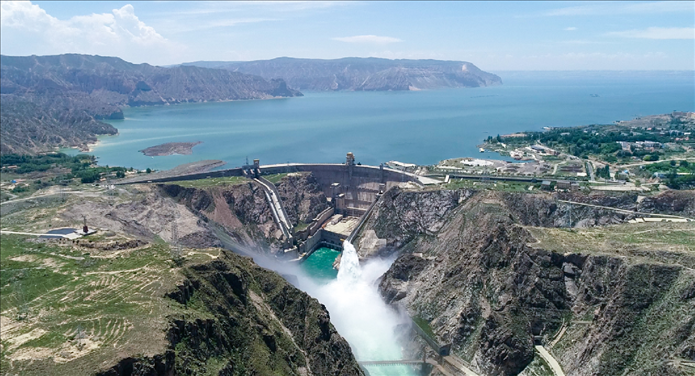 龍羊峽水電站開(kāi)閘放水。國(guó)家電投黃河公司供圖