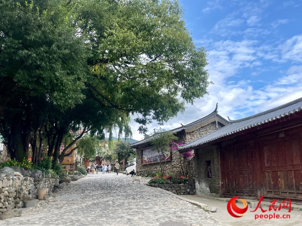 玉湖村村景。人民網(wǎng) 周靜圓攝