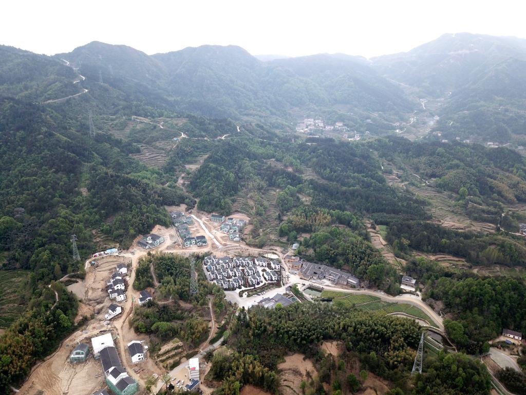 這是2020年4月16日拍攝的金寨縣大灣村村民新居（無人機照片）。新華社記者劉軍喜攝