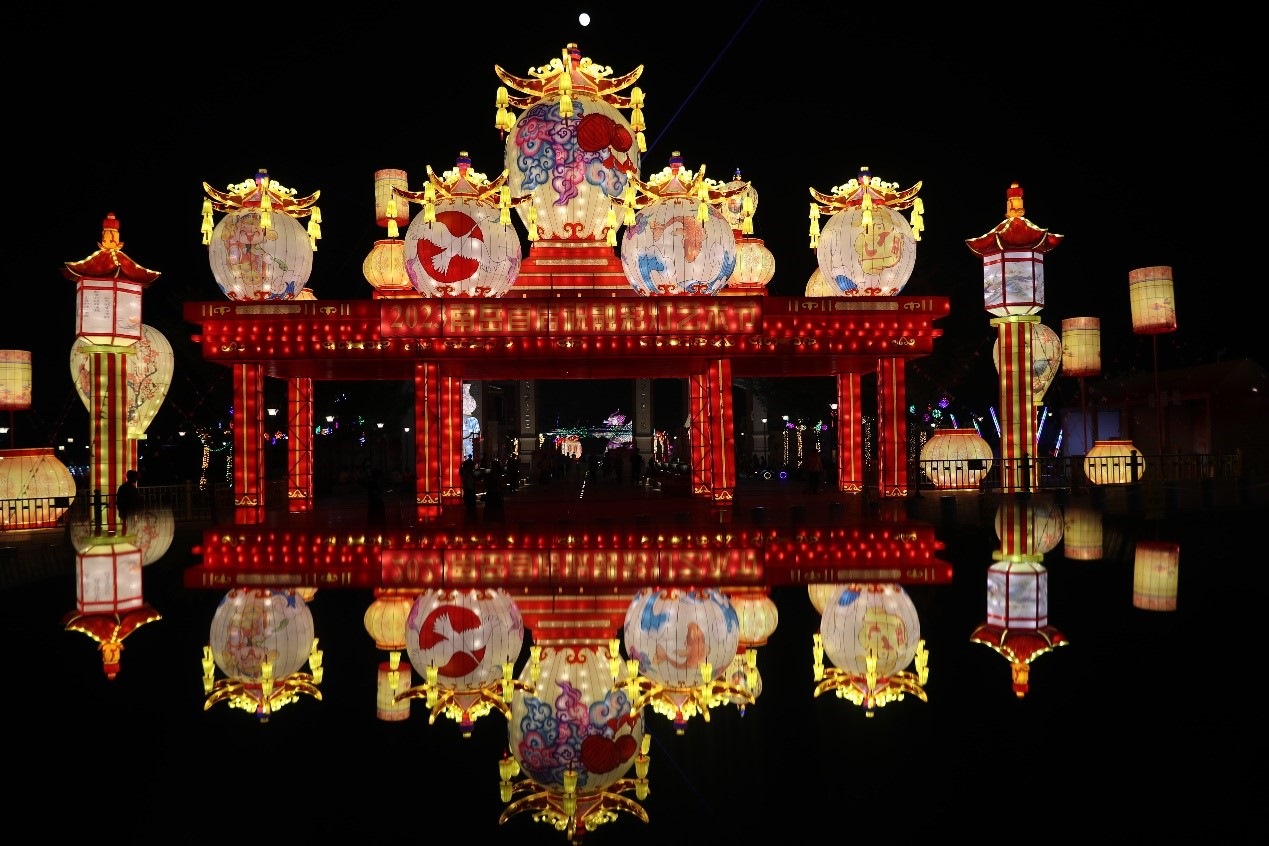 中秋國慶期間，南岳祝融文旅小鎮(zhèn)舉辦祝融花燈節(jié)。曹正平攝