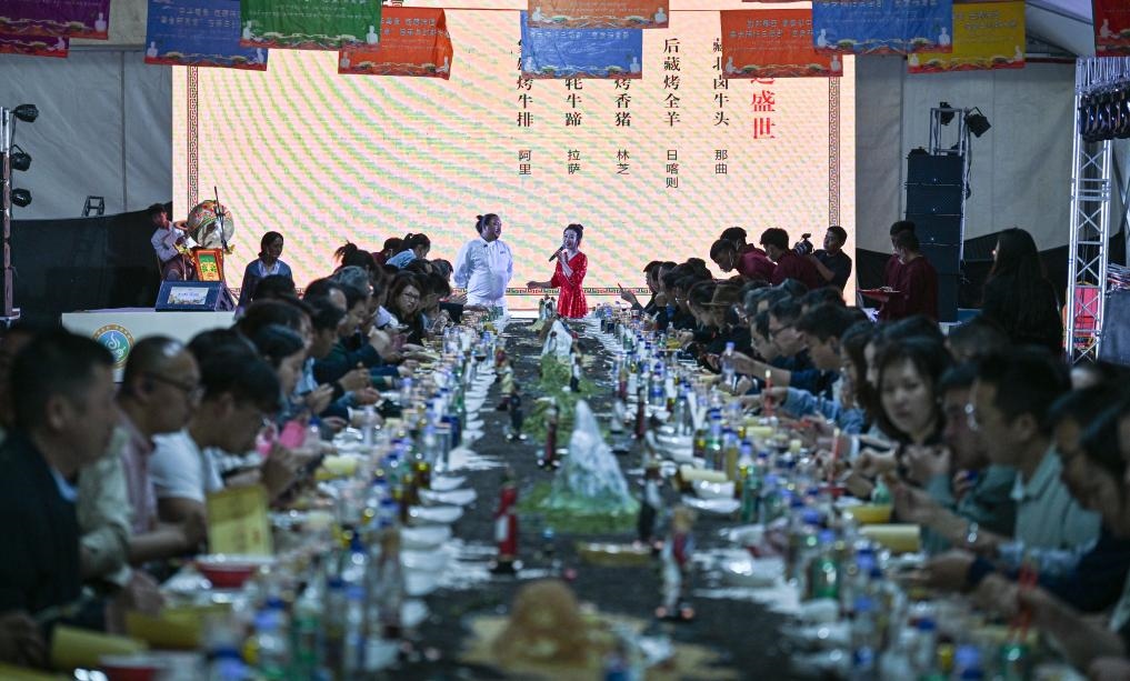 西藏味道美食體驗(yàn)周活動(dòng)現(xiàn)場。新華社記者晉美多吉 攝