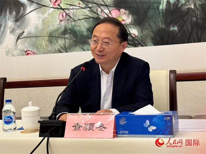 10月31日，蘇州市人民政府副市長查穎冬在第五屆中法文化論壇媒體吹風(fēng)會上講話。（人民網(wǎng) 謝瑩攝）