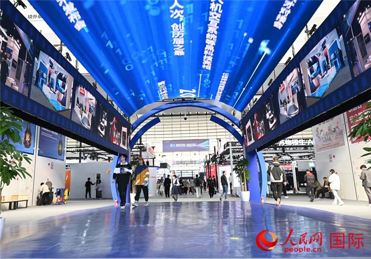 11月7日上午，2023年世界互聯網大會“互聯網之光”博覽會在浙江烏鎮(zhèn)開幕。人民網記者 葉賓得攝