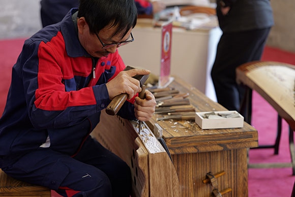 蘭考古箏制作展示。中央音樂學院供圖