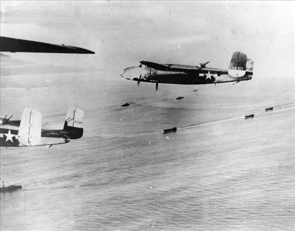 1942年4月18日，美國(guó)航空母艦甲板上B－25解放式轟炸機(jī)起飛轟炸東京工業(yè)區(qū)域，此為日本首次受盟軍之進(jìn)攻。