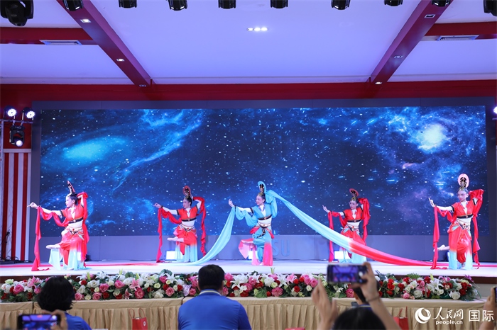 才藝表演環(huán)節(jié)。人民網(wǎng)記者 孫廣勇攝