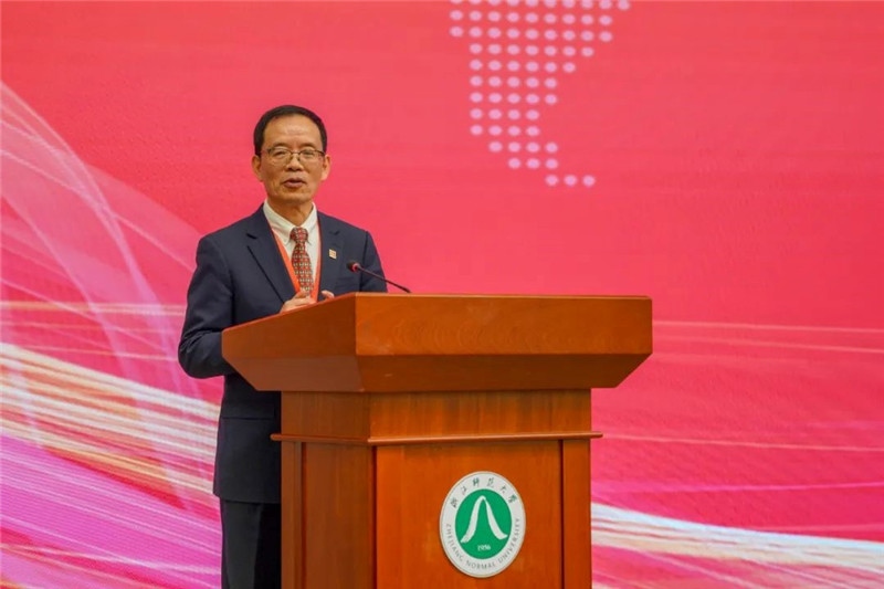 國務(wù)院學(xué)位委員會區(qū)域國別學(xué)學(xué)科評議組秘書長、浙江師范大學(xué)非洲研究院（非洲區(qū)域國別學(xué)院）院長劉鴻武致辭。主辦方供圖