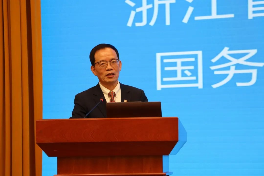 浙江省區(qū)域國(guó)別與國(guó)際傳播研究智庫(kù)聯(lián)盟首席專家、浙江師范大學(xué)非洲區(qū)域國(guó)別學(xué)學(xué)部學(xué)術(shù)委員會(huì)常務(wù)副主任劉鴻武致辭。主辦方供圖