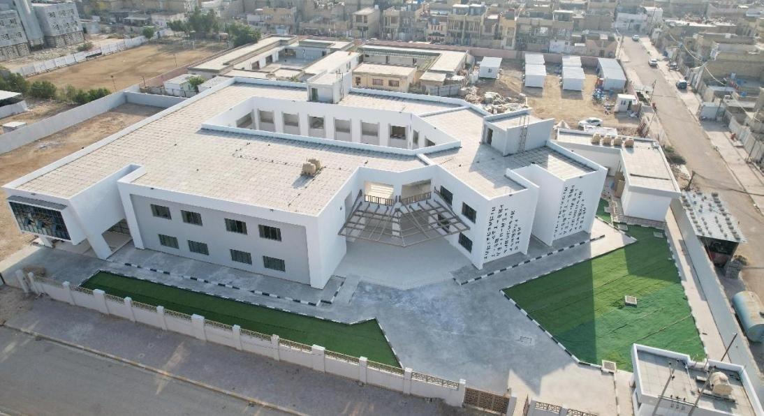 中國(guó)電建承建了679所伊拉克示范學(xué)校。圖為已經(jīng)竣工的伊拉克瓦西特省第20號(hào)學(xué)校。趙沖攝 中國(guó)電建供圖