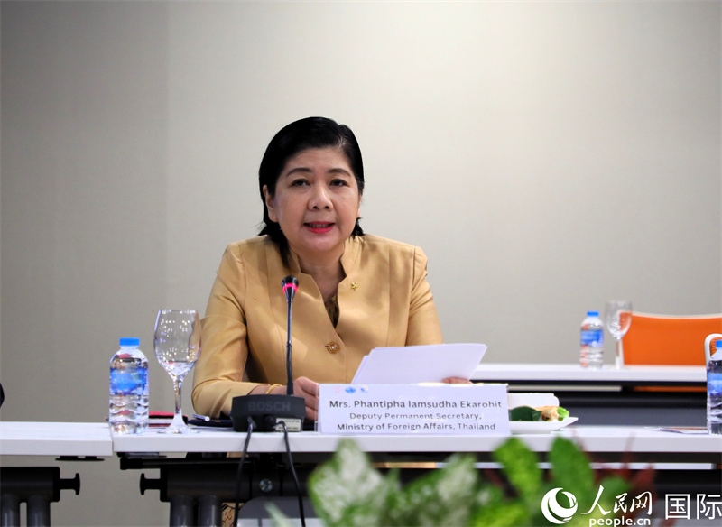 泰國外交部副次長潘提帕作主旨發(fā)言。人民網(wǎng)記者 白元琪攝