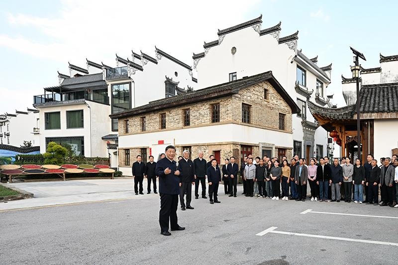 2023年10月11日，習(xí)近平總書記在江西上饒市婺源縣秋口鎮(zhèn)王村石門自然村考察。