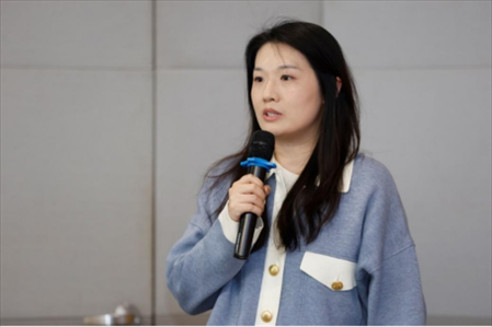 人民在線產(chǎn)品研發(fā)部主任、人民版權負責人劉曉曈發(fā)言