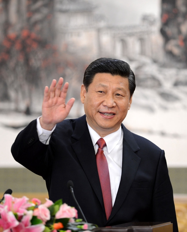 2012年11月15日，剛剛在中共十八屆一中全會(huì)上當(dāng)選中共中央總書(shū)記的習(xí)近平在北京人民大會(huì)堂同采訪十八大的中外記者親切見(jiàn)面。新華社記者 謝環(huán)馳 攝