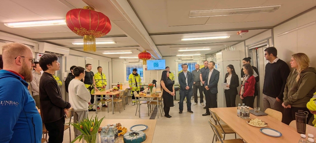 中國駐瑞典大使崔愛民走訪中鐵隧道局集團(tuán)瑞典工程公司。中國駐瑞典大使館供圖