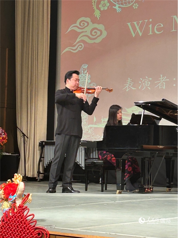 小提琴獨奏《Wie Melodien zieht es mir》《新春樂》，表演者：寧峰、韓卉菁（鋼琴伴奏）