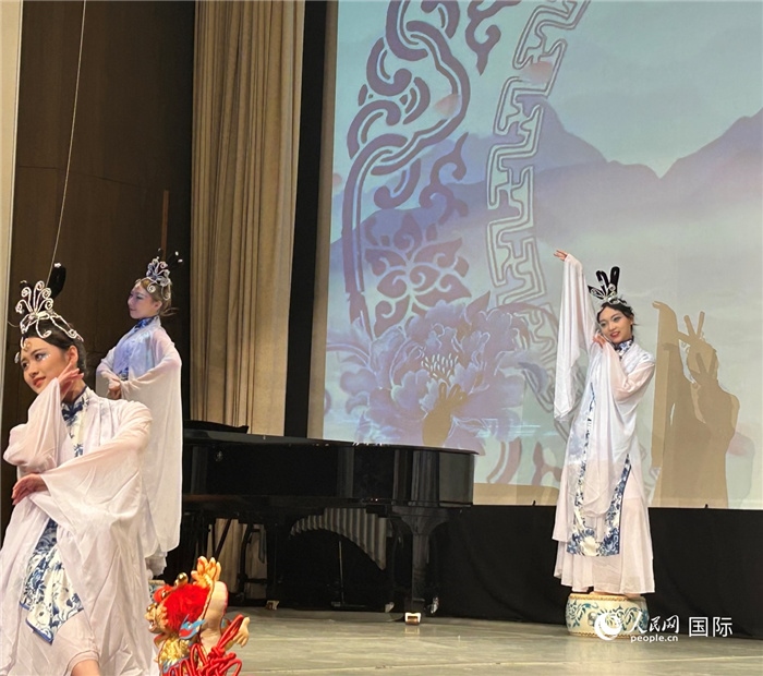 舞蹈《青花瓷》，表演者：德國中歐文化藝術(shù)交流協(xié)會