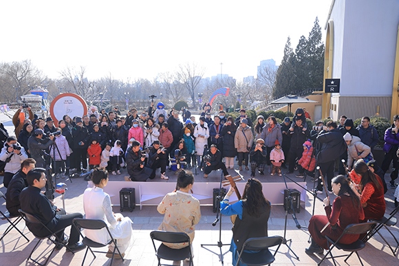 中國音樂學院“國樂快閃”演出。學校供圖