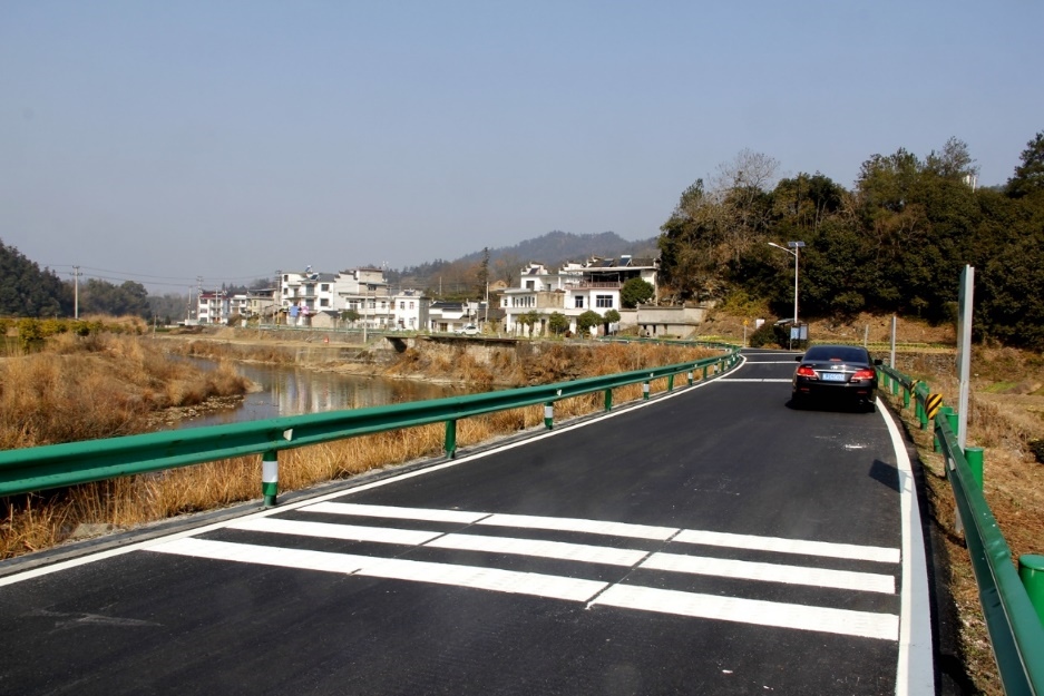 安徽省休寧縣農村公路。受訪方供圖