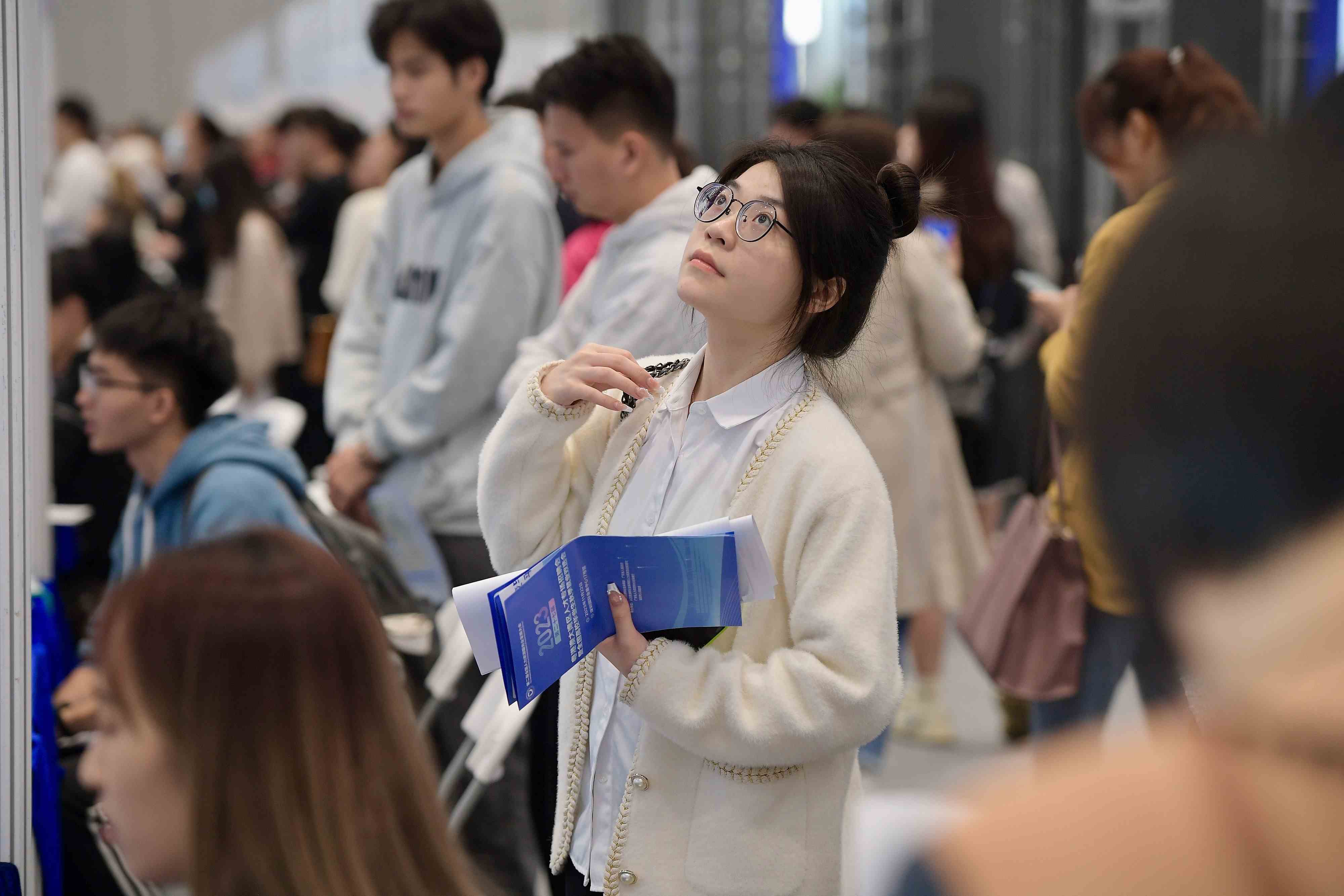  2023年11月22日，2023年粵港澳大灣區(qū)人才專場招聘會暨第27屆全國高校畢業(yè)生秋季就業(yè)雙選會在深圳國際會展中心舉辦。