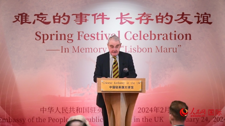 英國(guó)退役少校費(fèi)恩祺致辭。人民網(wǎng) 郭錦標(biāo)攝