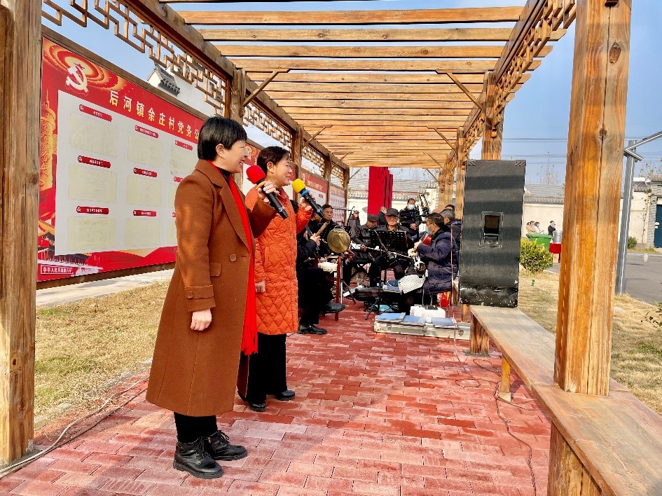 河南安陽內黃縣余莊村村民們正排練元宵節(jié)晚會節(jié)目。受訪者供圖