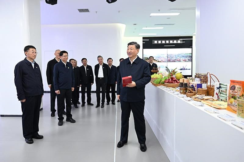 2023年12月14日，習(xí)近平總書記在廣西南寧市考察中國－東盟信息港股份有限公司，了解中國－東盟經(jīng)貿(mào)合作等情況。