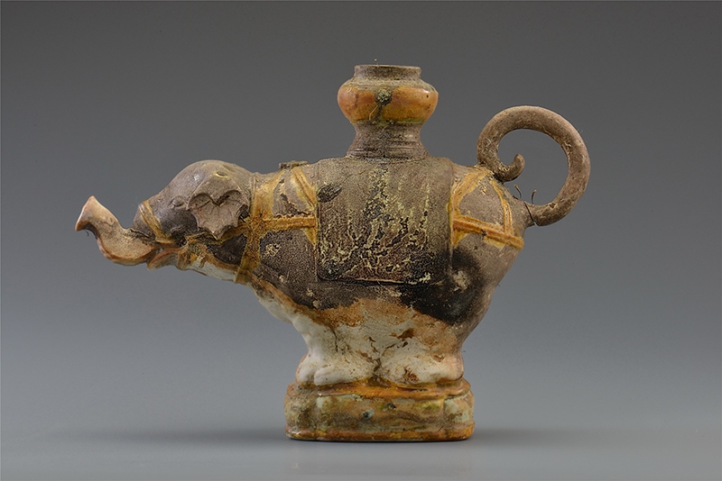一號(hào)沉船出水的三彩象形持壺。中國(guó)文物報(bào)社供圖
