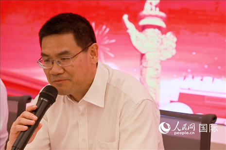 北京海外聯(lián)誼會(huì)會(huì)長(zhǎng)楊晉柏在座談會(huì)上致辭。人民網(wǎng)記者 陳海琪攝