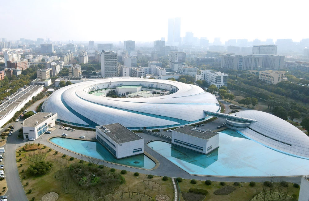 空中俯瞰位于上海張江科學城的上海光源（2024年2月27日攝，無人機照片）。