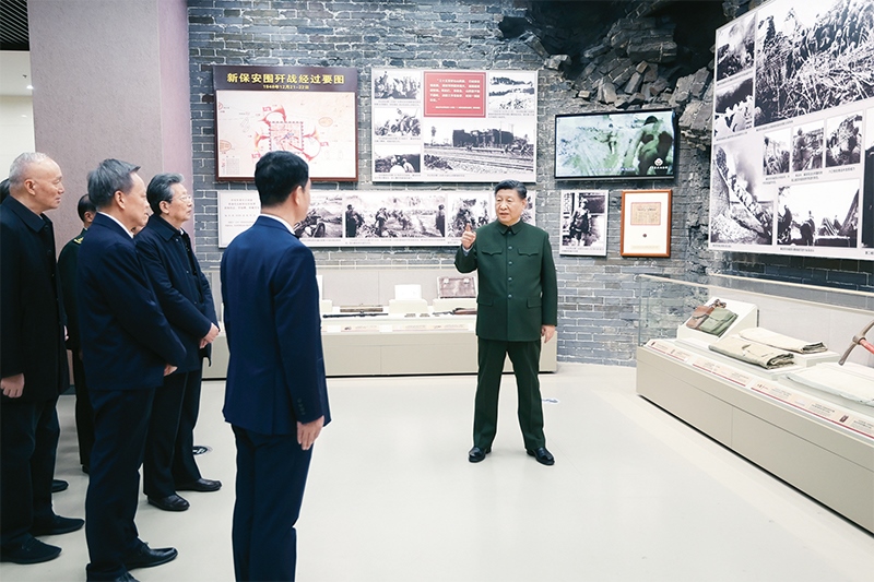 2024年2月1日至2日，中共中央總書記、國家主席、中央軍委主席習(xí)近平來到天津，看望慰問基層干部群眾。這是2日上午，習(xí)近平在平津戰(zhàn)役紀(jì)念館考察。 新華社記者 鞠鵬/攝
