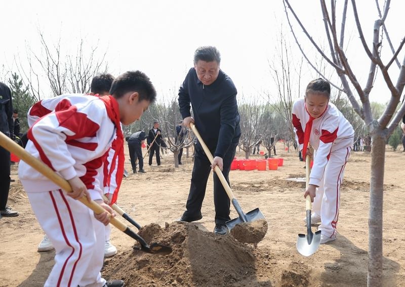 △2024年4月3日，習(xí)近平總書記來到北京市通州區(qū)潞城鎮(zhèn)參加首都義務(wù)植樹活動。