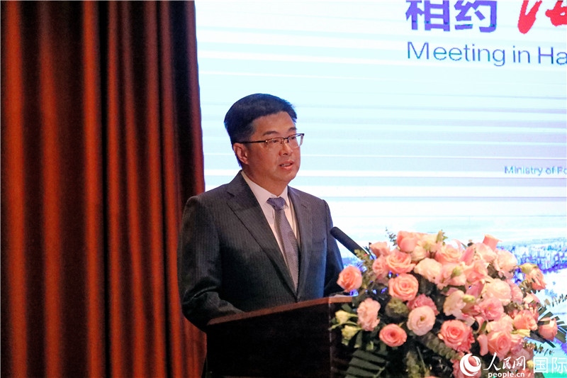 海南省人民政府副省長陳懷宇在宣介會(huì)上致辭。人民網(wǎng)記者趙益普攝