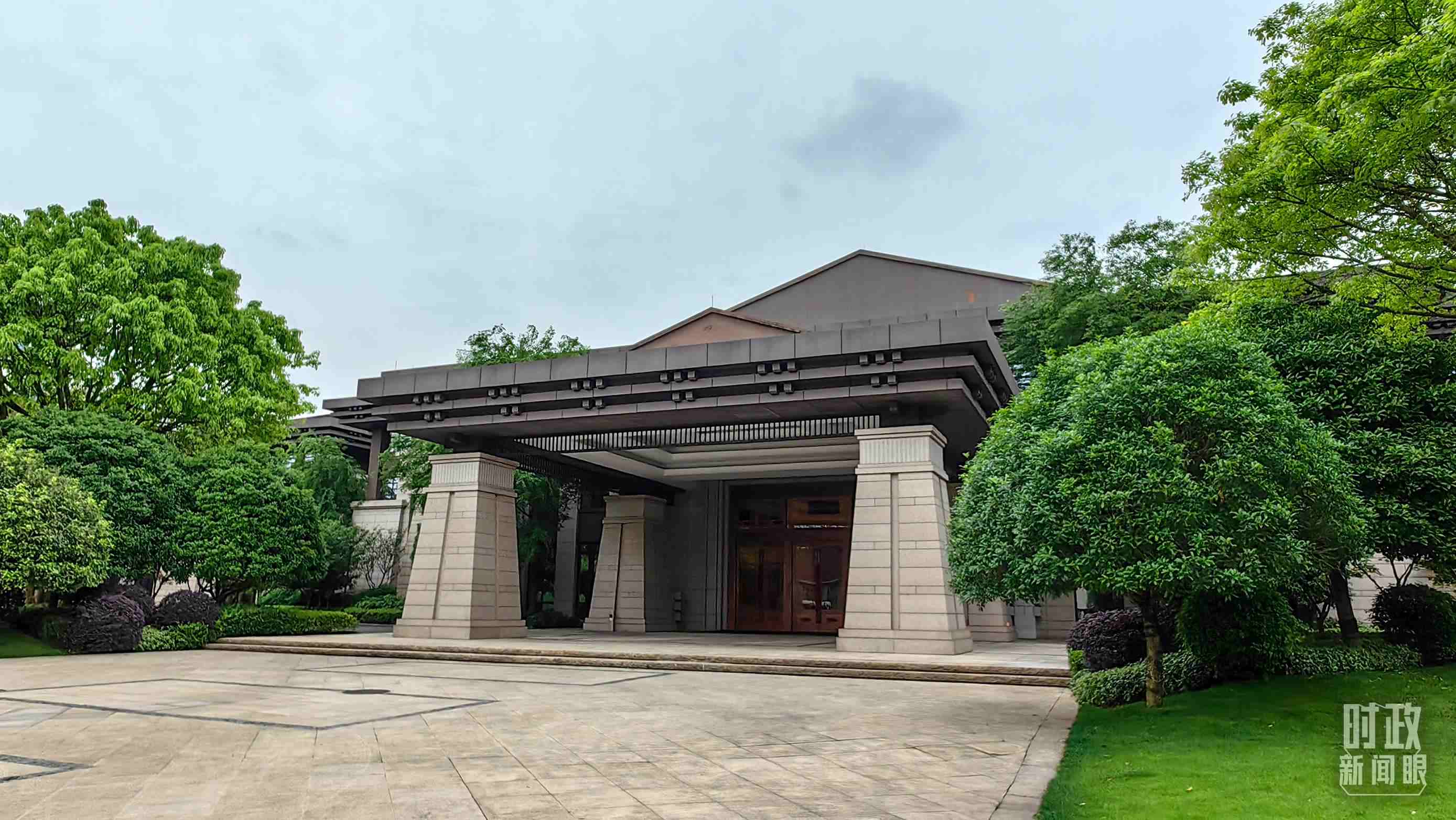 △重慶市渝州賓館，新時代推動西部大開發(fā)座談會在這里召開。（總臺央視記者段德文拍攝）