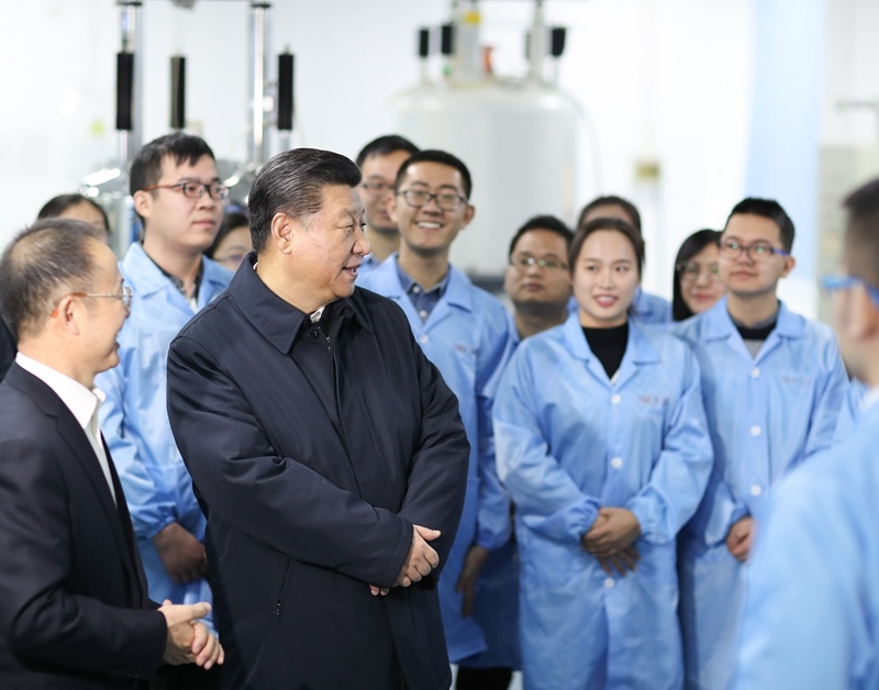2019年1月17日，習(xí)近平在天津南開(kāi)大學(xué)元素有機(jī)化學(xué)國(guó)家重點(diǎn)實(shí)驗(yàn)室同師生親切交流。