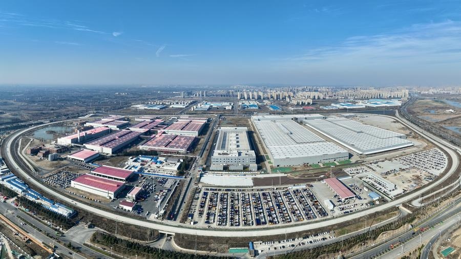 安徽省肥西縣在建的新能源汽車產(chǎn)業(yè)園（2024年1月24日攝，無人機照片）。新華社發(fā)（陳家樂 攝）