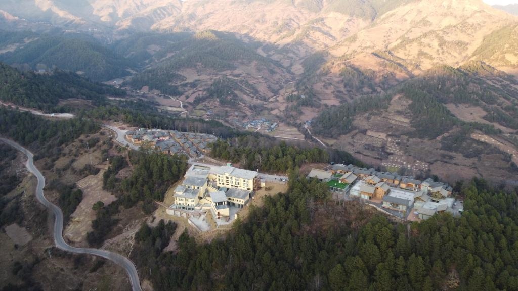 三河村全景（無(wú)人機(jī)照片）。新華社記者 尹恒 攝